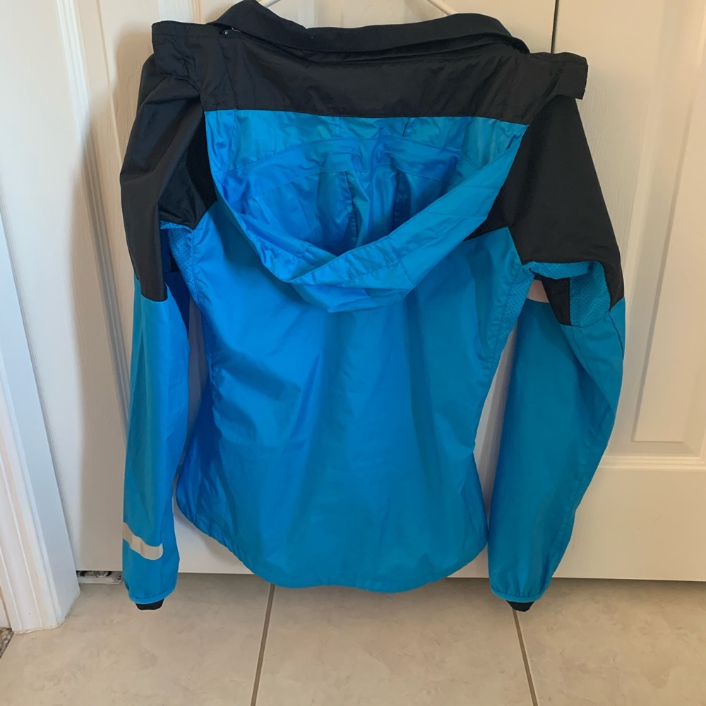 Lightweight Nike Running Jacket - image 3